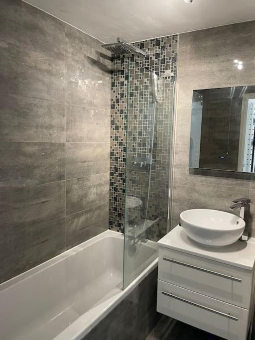 Grays Serviced Apartment Stifford Εξωτερικό φωτογραφία